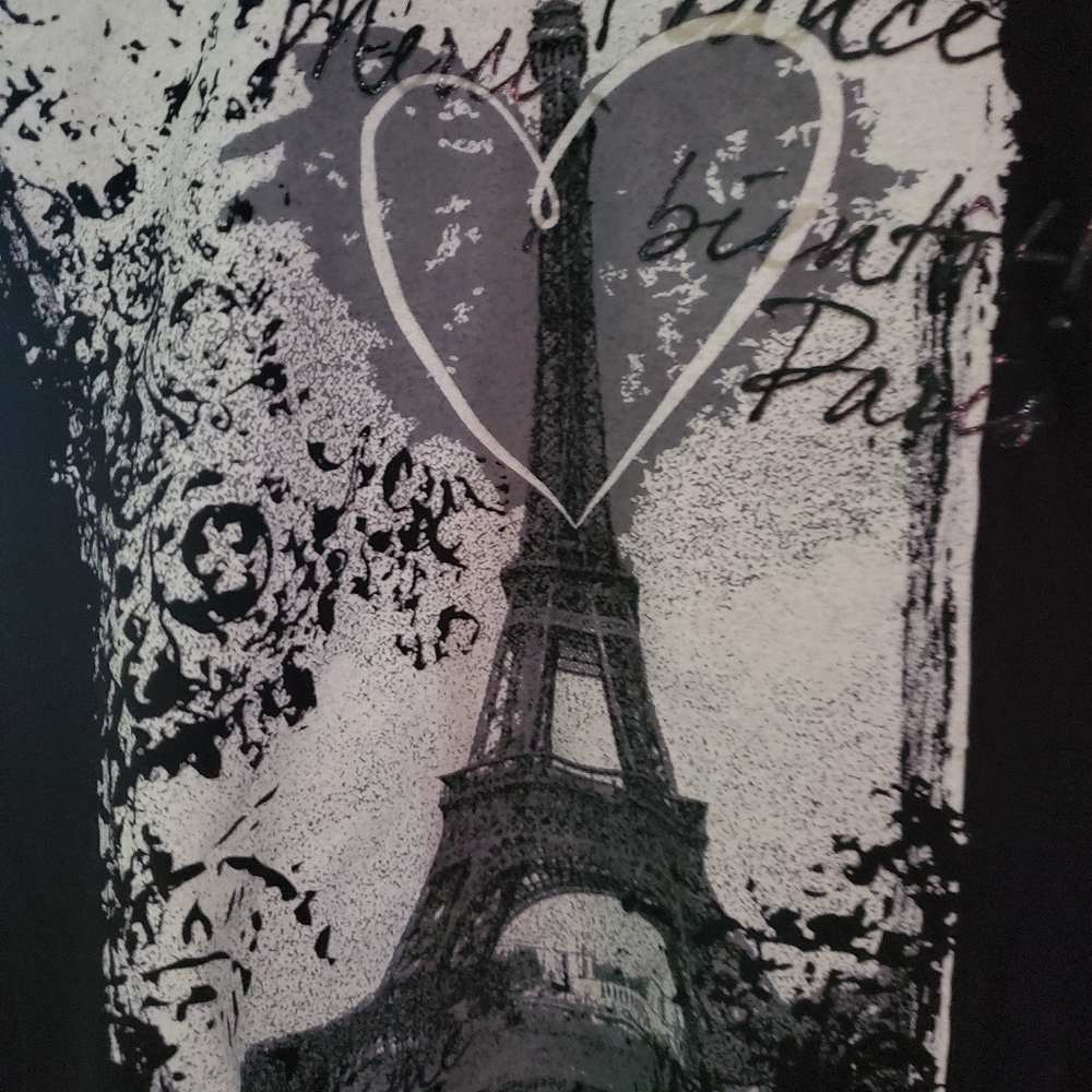 Graphic tee
